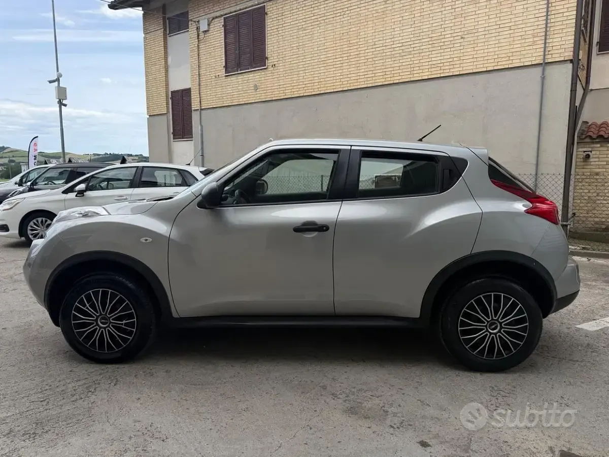 Usata Nissan Juke 110 CV (80 kW) 2013 Grigio SUV