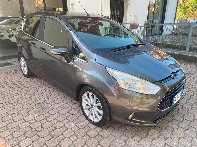 Usata Ford B-MAX Titanium 95 CV (69 kW) 2016 Grigio Monovolume