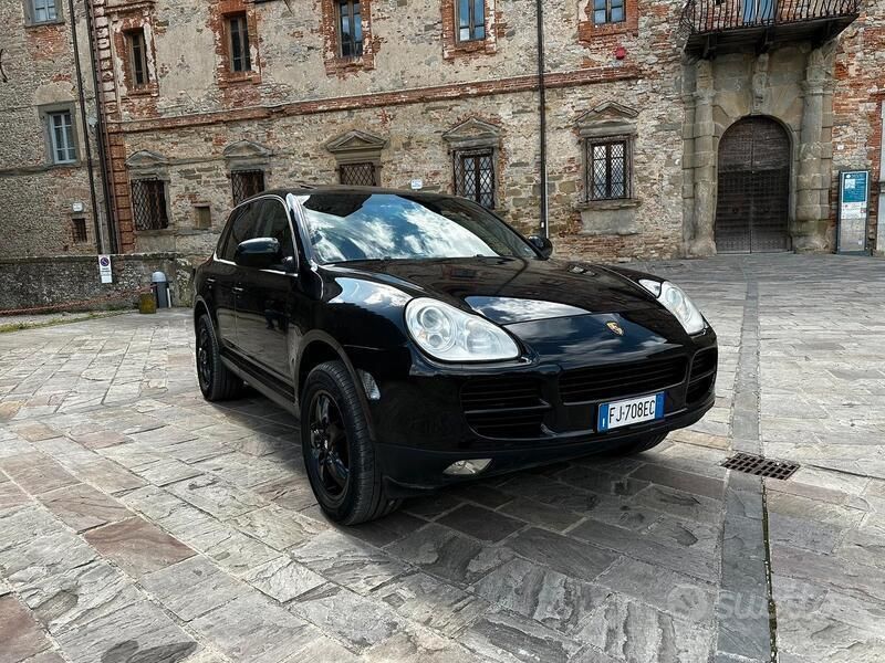 Usata 2004 Porsche Cayenne S SUV | 12.500 € (Cara) - Immagine 1/4