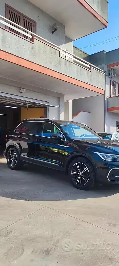 Usata VW Tiguan Life 122 CV (89 kW) 2021 Nero SUV