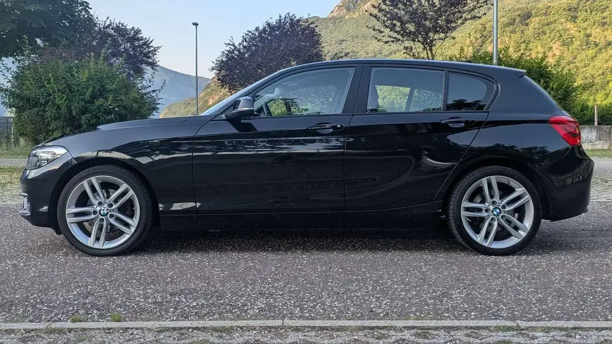 Usata BMW 120 Advantage 190 CV (139 kW) 2018 Nero Utilitaria