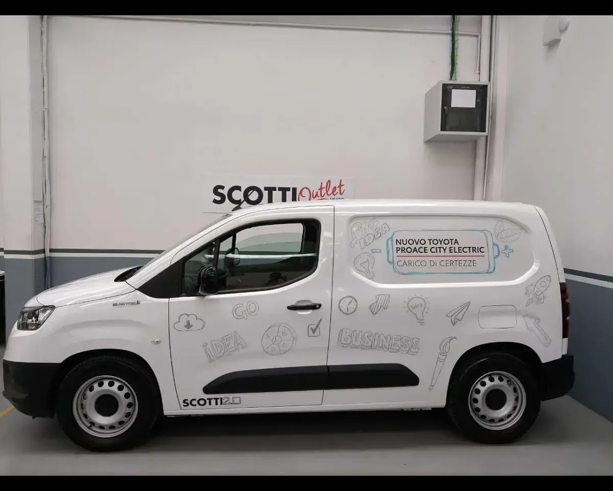 Usata Toyota Proace City City 135 CV (99 kW) 2022 Bianco Monovolume