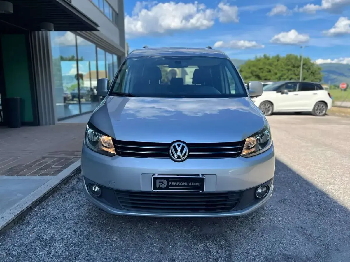 Usata VW Caddy 140 CV (102 kW) 2011 Argento Monovolume