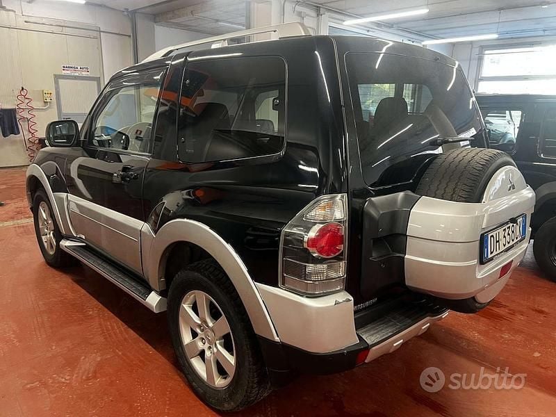 Usata Mitsubishi Pajero Instyle 170 CV (125 kW) 2007 Nero SUV