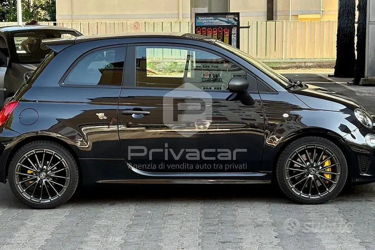 Usata Abarth 695 180 CV (132 kW) 2023 Nero Utilitaria