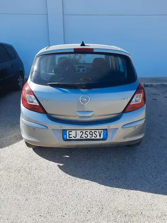 Usata Opel Corsa 75 CV (55 kW) 2011 Grigio Utilitaria