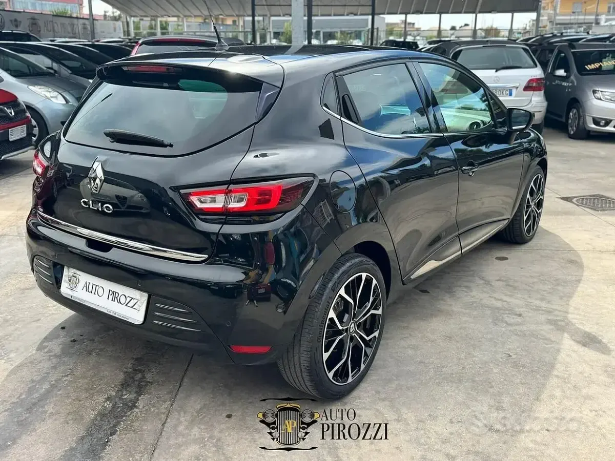 Usata Renault Clio 90 CV (66 kW) 2019 Nero Utilitaria