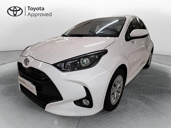 Bianco Usata 2022 Toyota Yaris Active Due volumi | 14.900 € (Buon prezzo) - Immagine 1/4