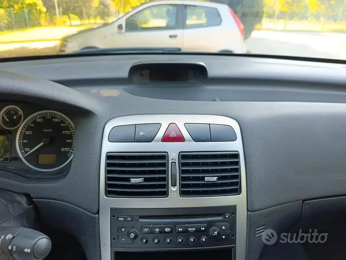 Usata Peugeot 307 68 CV (50 kW) 2005 Berlina