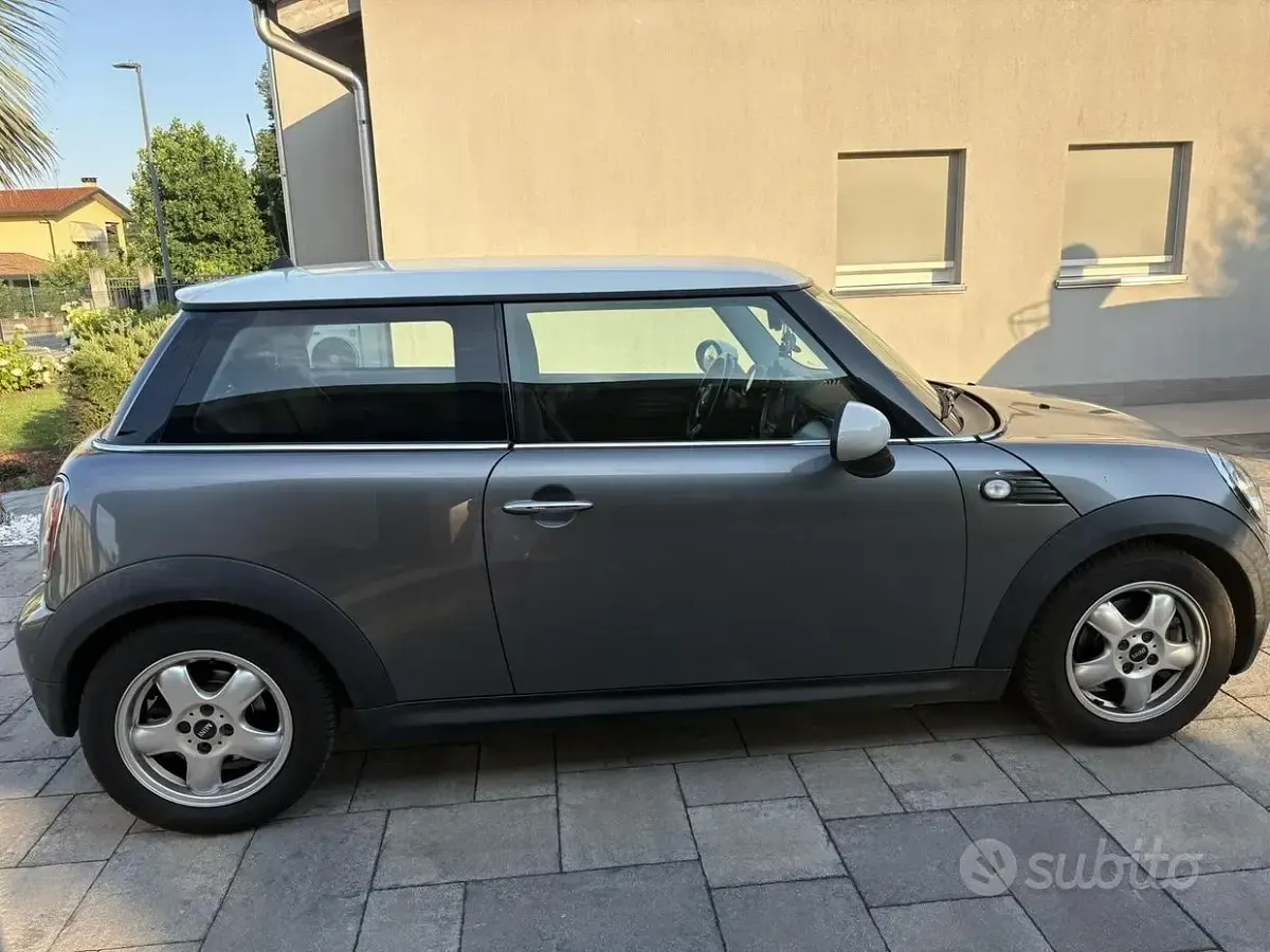 Usata Mini ONE 75 CV (55 kW) 2010 Grigio Utilitaria