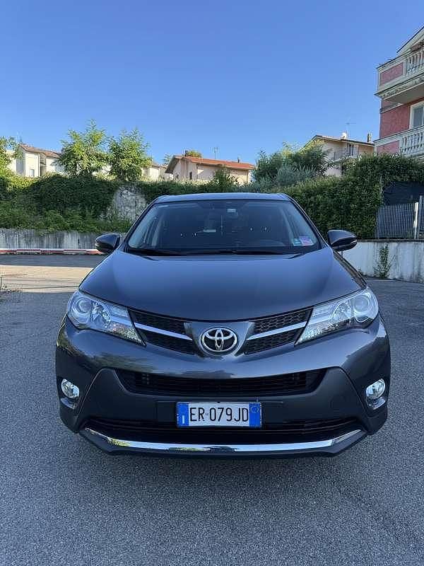 Usata 2013 Toyota RAV4 SUV | 13.000 € (Cara) - Immagine 1/4