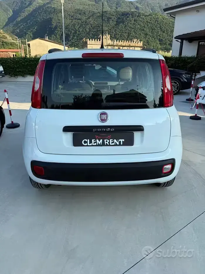 Usata Fiat Panda Lounge 69 CV (50 kW) 2013 Bianco Utilitaria