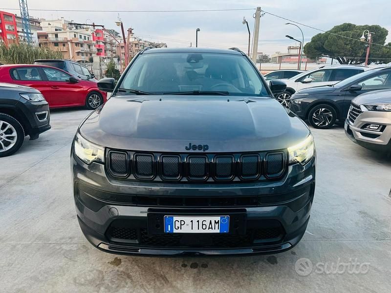 Grigio Usata 2023 Jeep Compass Night Eagle SUV | 23.900 € (Buon prezzo) - Immagine 1/4