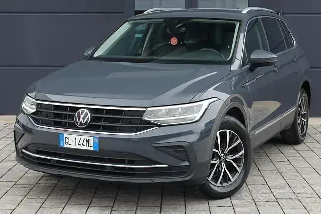 Usata VW Tiguan Life 150 CV (110 kW) 2022 Grigio SUV