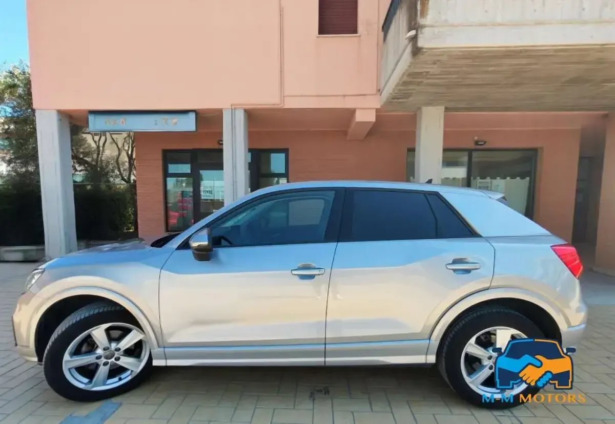 Usata Audi Q2 Ambiente 116 CV (85 kW) 2019 Argento SUV