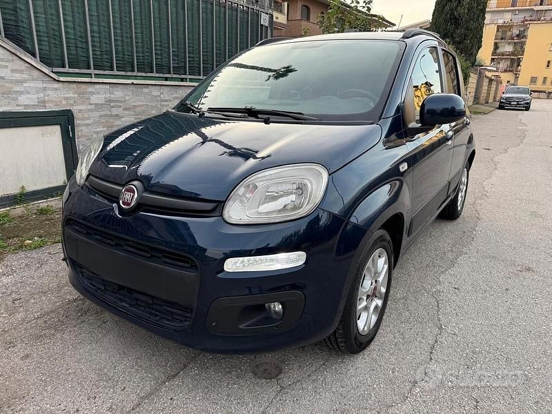 Usata Fiat Panda Lounge 69 CV (50 kW) 2019 Blu Berlina
