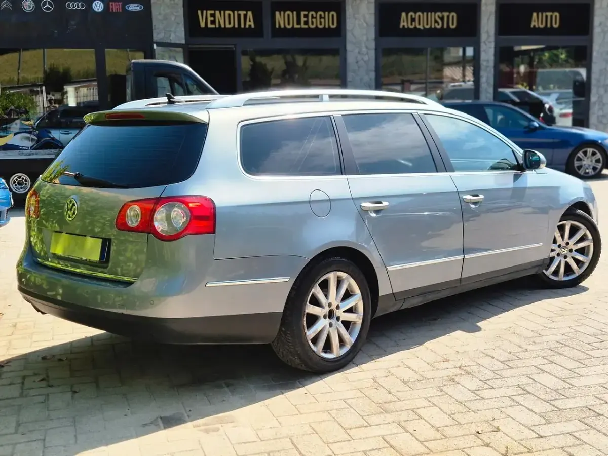Usata VW Passat 140 CV (102 kW) 2009 Argento Station wagon