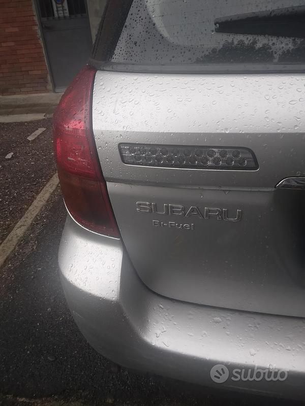 Usata Subaru Outback 165 CV (121 kW) 2006 Grigio Station wagon