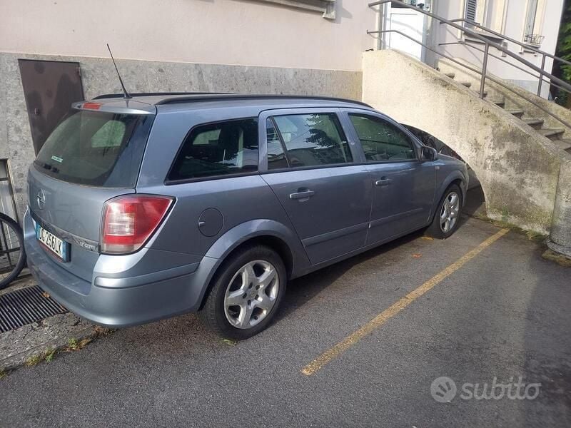 Usata Opel Astra 60 CV (44 kW) 2007 Blu Station wagon
