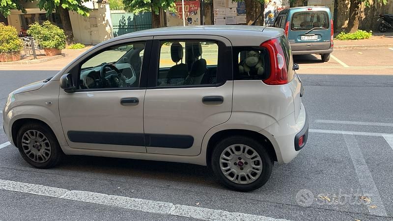 Beige Usata 2016 Fiat Panda Lounge Due volumi | 7500 € (Buon prezzo) - Immagine 1/4