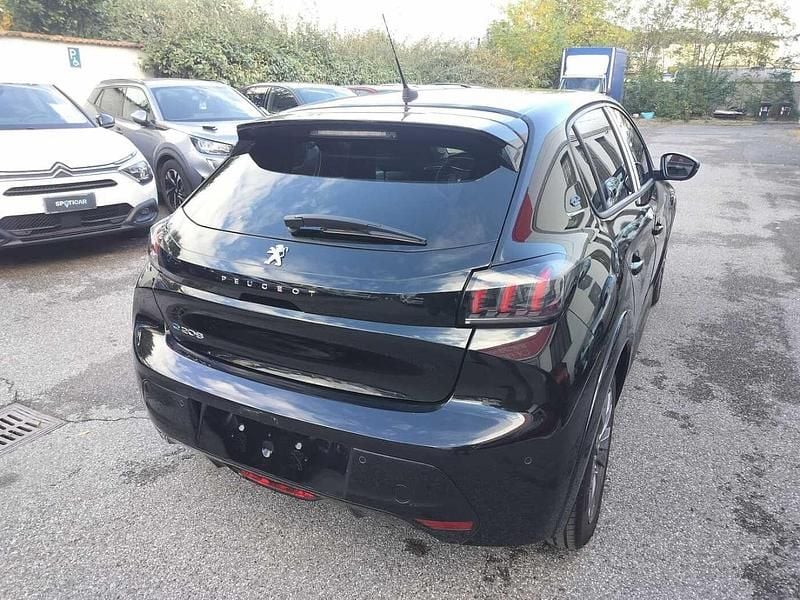 Usata Peugeot e-208 Allure 56 kW (77 CV) 2024 Nero Utilitaria