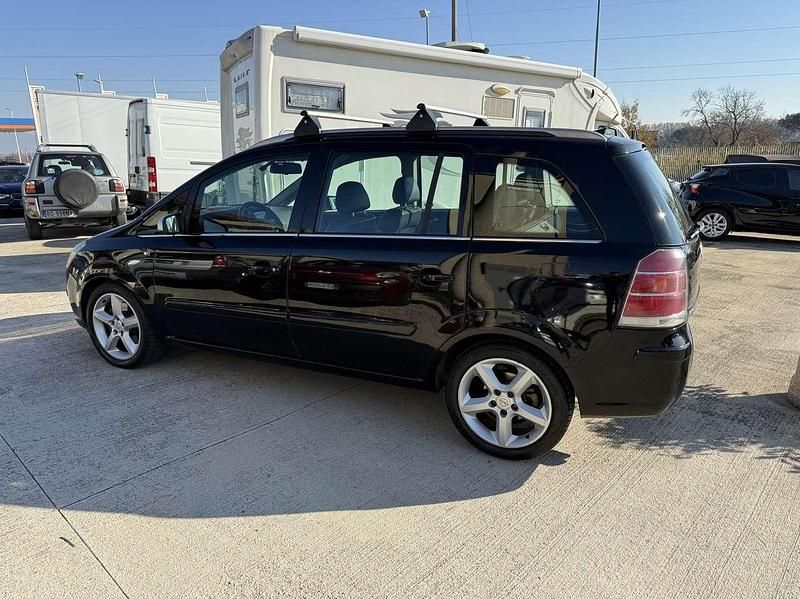 Usata Opel Zafira Cosmo 101 CV (74 kW) 2005 Nero Monovolume