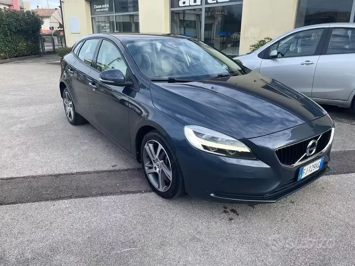Brugt Volvo V40 Business Edition 120 HK (88 kW) 2017 Grå Sedan