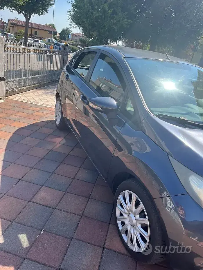 Usata Ford Fiesta 68 CV (50 kW) 2009 Bluazzurro Berlina