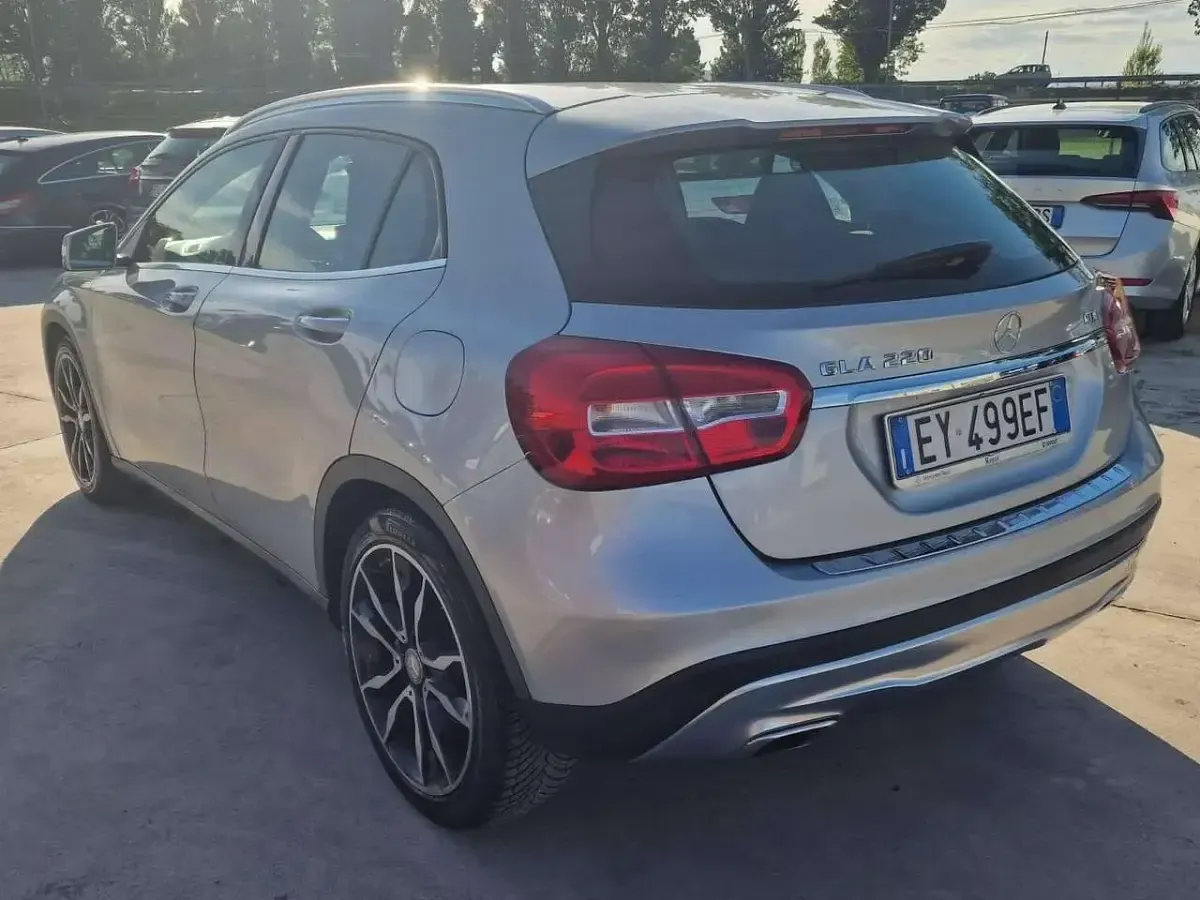 Usata Mercedes GLA220 Premium 170 CV (125 kW) 2015 Argento SUV