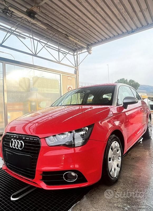 Usata Audi A1 Attraction 90 CV (66 kW) 2011 Rosso Utilitaria