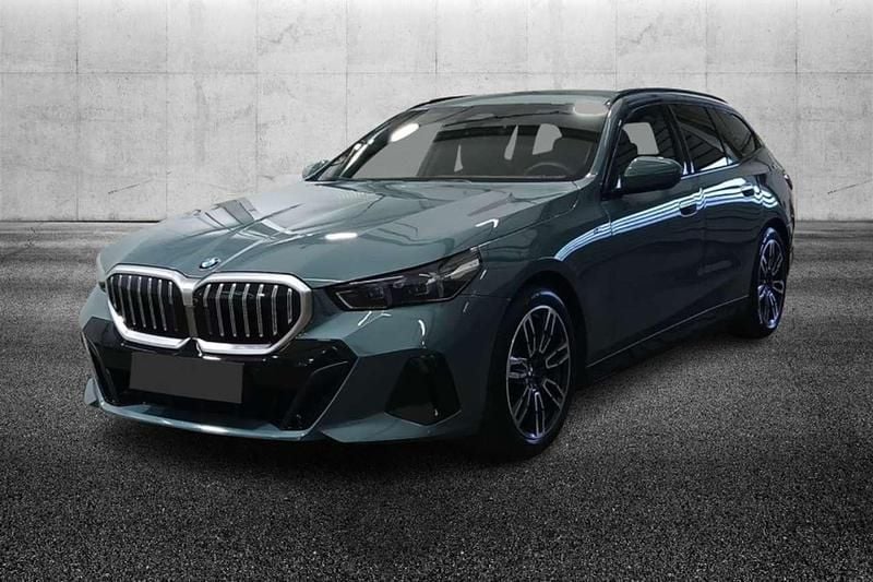Usata BMW 520 M Sport 197 CV (144 kW) 2024 Verde metallizzato Station wagon