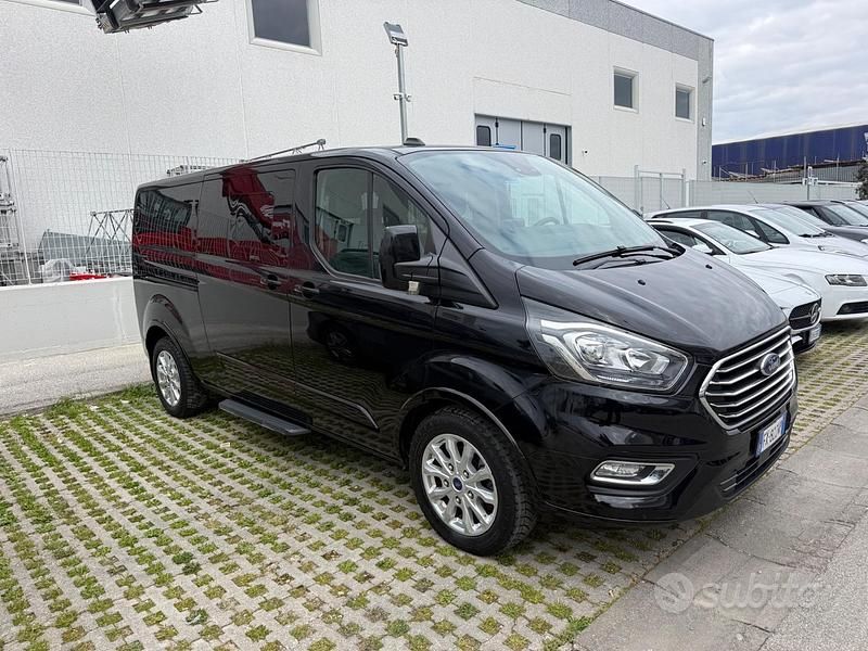 Usata Ford Tourneo Titanium 185 CV (136 kW) 2019 Nero Monovolume