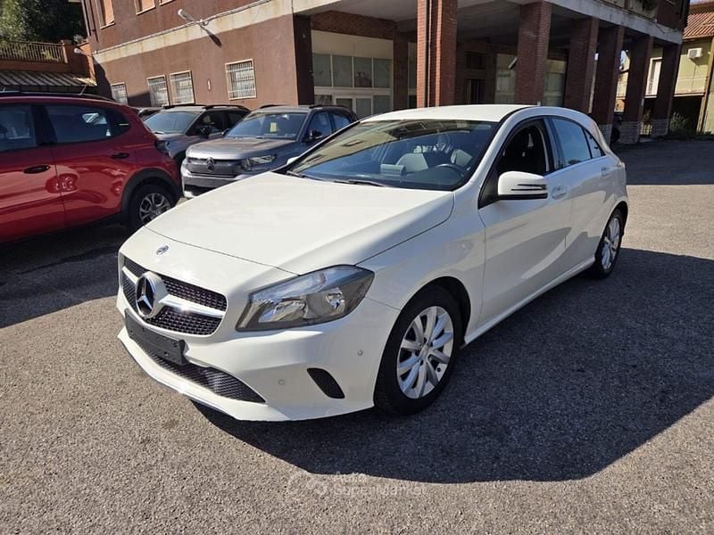 Usata Mercedes A180 Executive 122 CV (89 kW) 2017 Bianco Berlina
