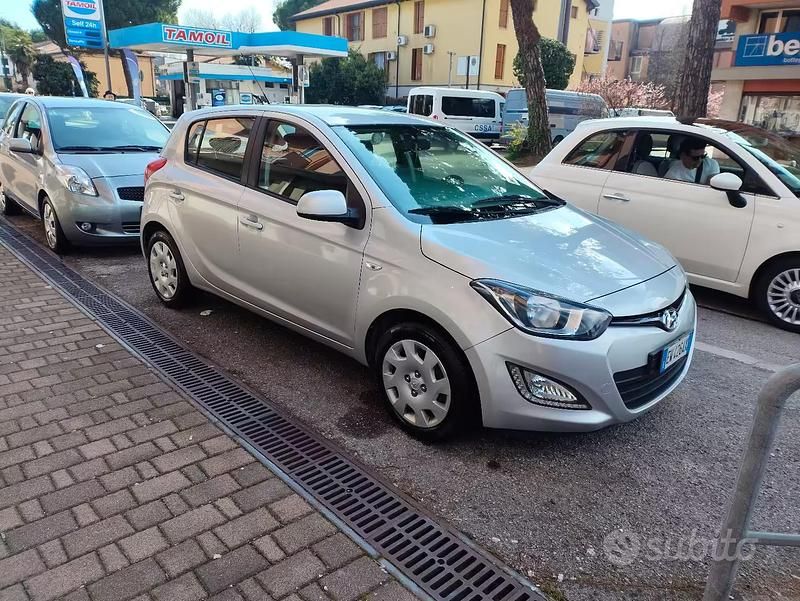 Usata Hyundai i20 2014 Grigio Utilitaria