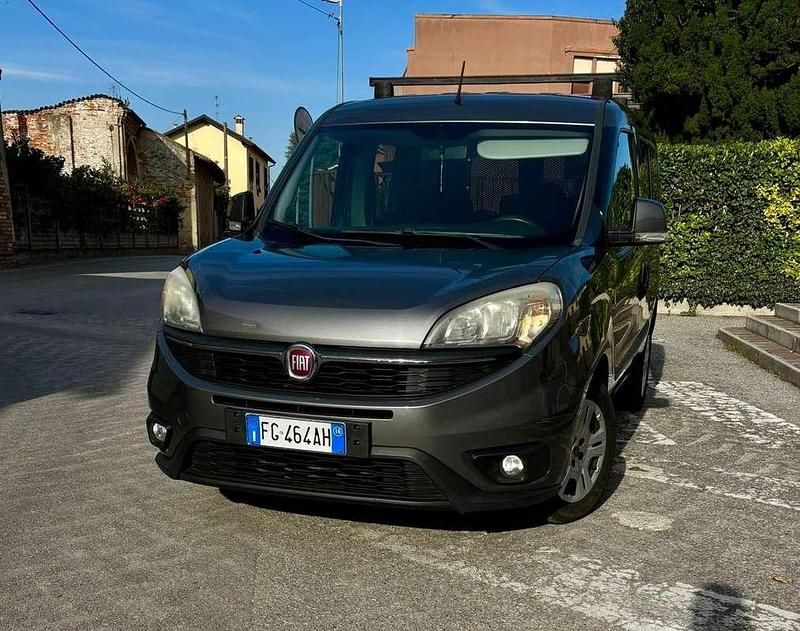 Usata Fiat Doblò Easy 105 CV (77 kW) 2016 Monovolume