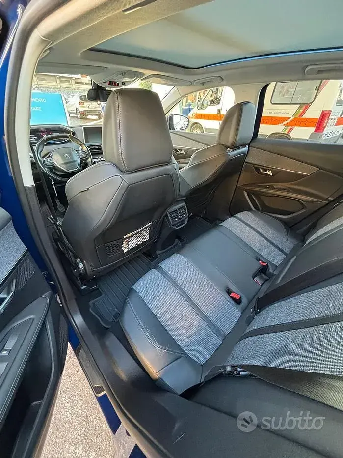 Usata Peugeot 3008 Allure 131 CV (96 kW) 2019 Blu SUV