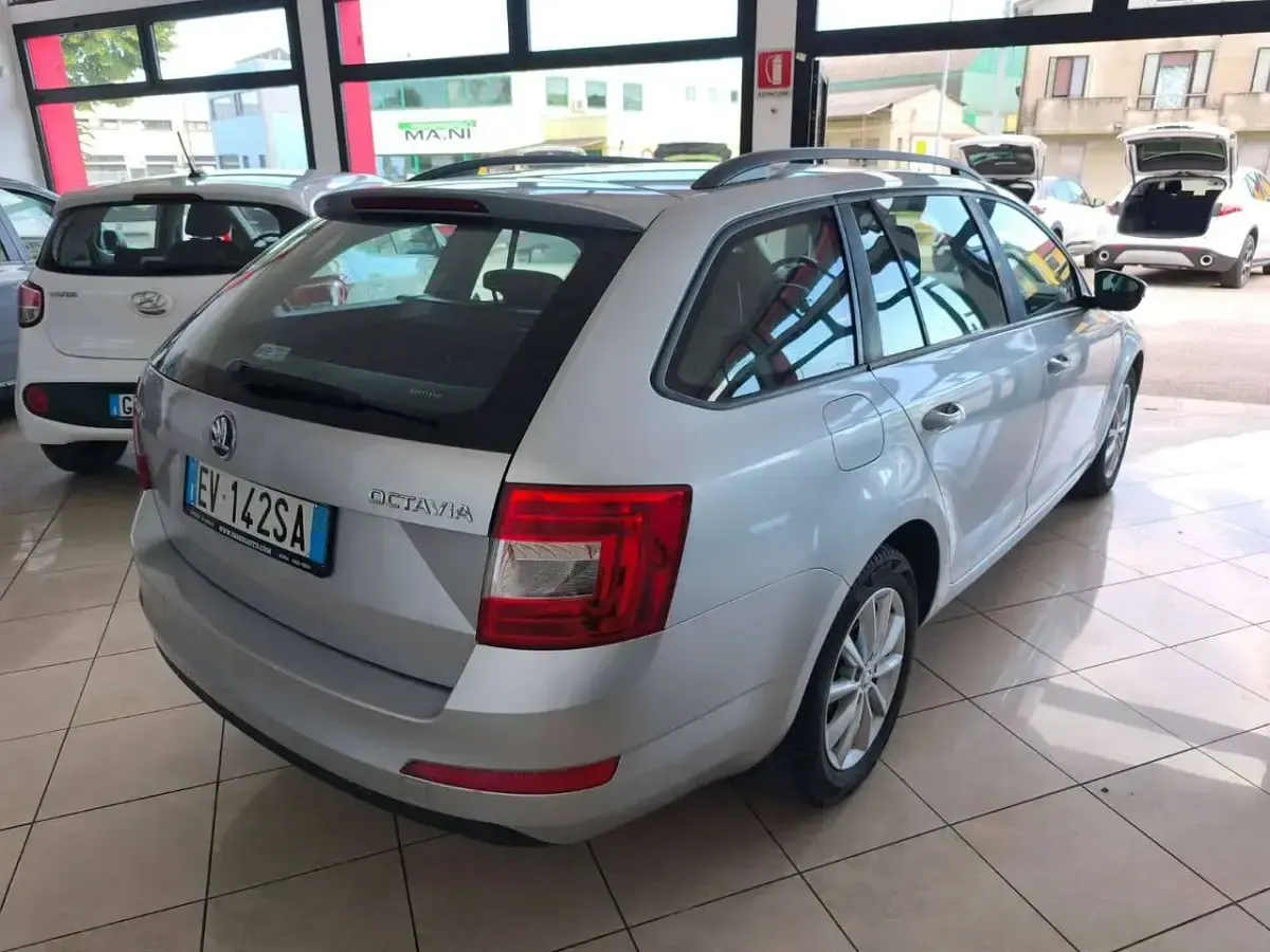 Usata Skoda Octavia Ambition 105 CV (77 kW) 2014 Argento Station wagon