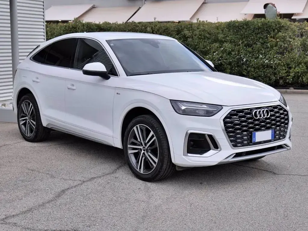 Usata Audi Q5 Sportback S-line plus 204 CV (150 kW) 2023 Bianco SUV