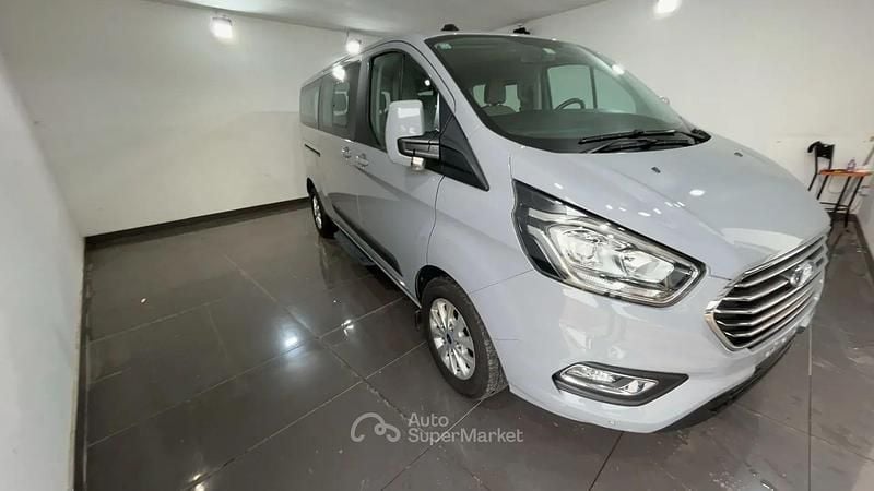 Usata Ford Tourneo Custom 105 CV (77 kW) 2023 Gray Furgone