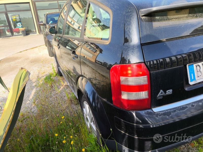 Nero Usata 2001 Audi A2 Due volumi | 1500 € (Ottimo prezzo) - Immagine 1/4