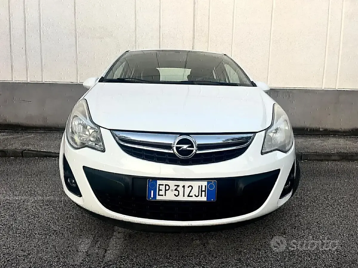 Usata Opel Corsa 85 CV (62 kW) 2013 Bianco Utilitaria