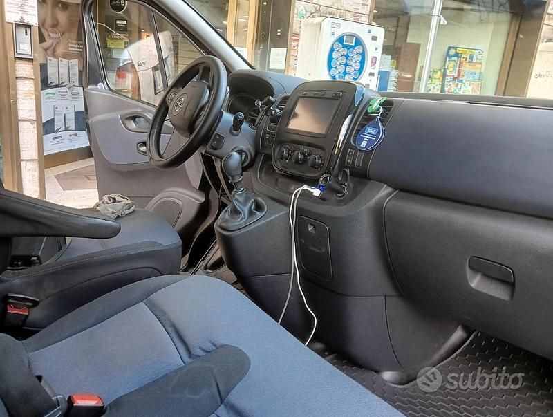 Usata Opel Vivaro 163 CV (119 kW) 2018 Nero Monovolume