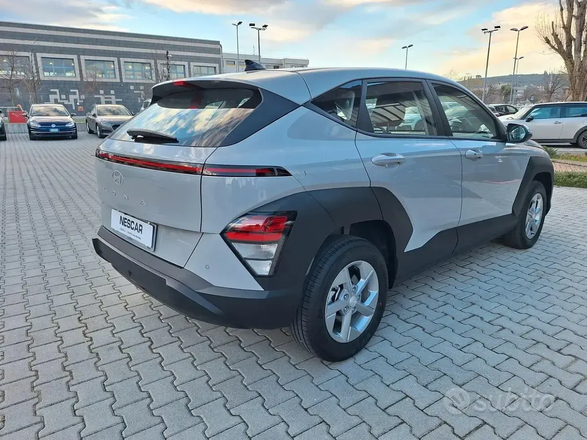 Usata Hyundai Kona 101 CV (74 kW) 2024 Grigio SUV
