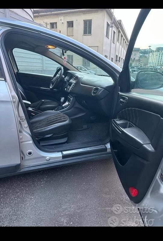 Usata Lancia Delta 163 CV (119 kW) 2010 Grigio Utilitaria