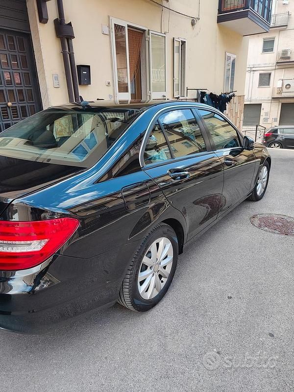 Usata Mercedes C180 120 CV (88 kW) 2013 Nero Berlina