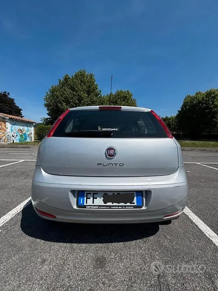 Usata Fiat Punto 69 CV (50 kW) 2017 Grigio Utilitaria