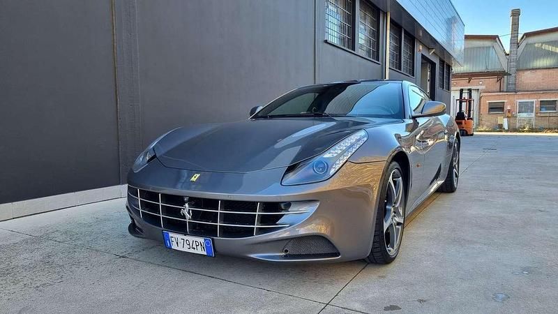 Usata Ferrari FF 659 CV (484 kW) 2011 Grigio Station wagon