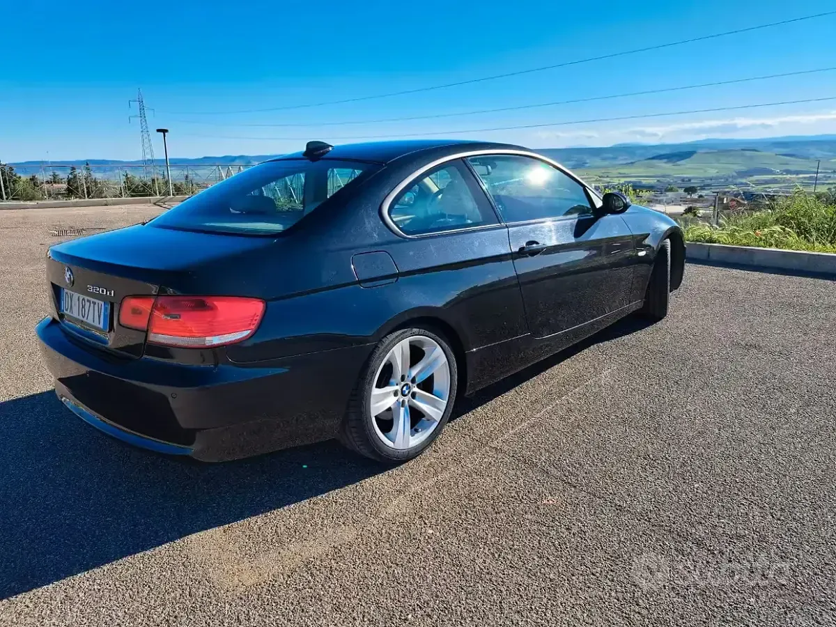 Usata BMW 320 177 CV (130 kW) 2009 Nero Coupé