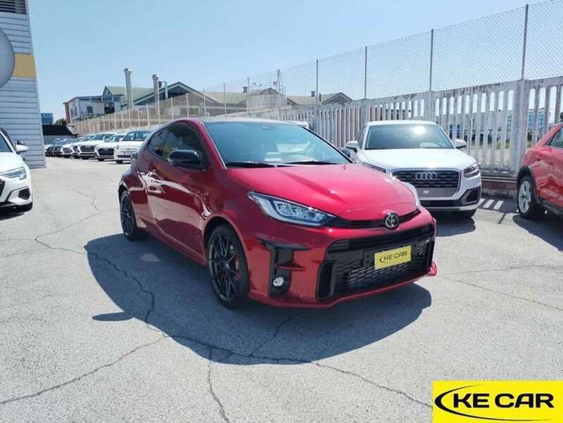 Usata Toyota Yaris 261 CV (191 kW) 2022 Rosso Berlina