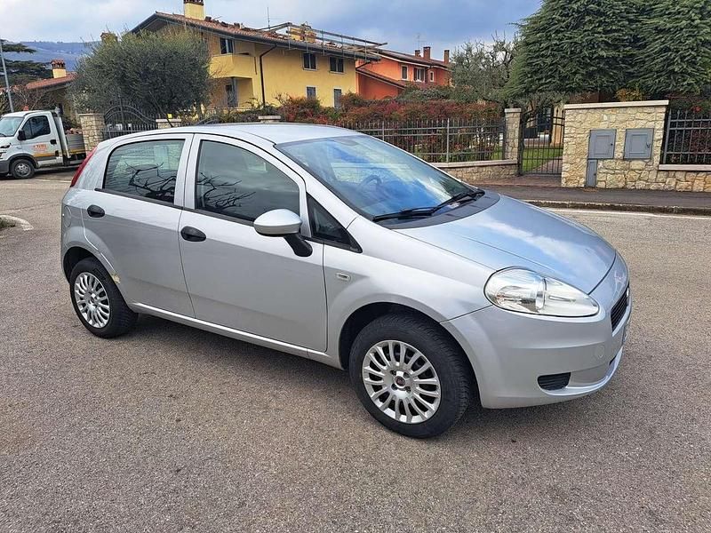 Usata Fiat Punto Easy 77 CV (56 kW) 2013 Argento Utilitaria